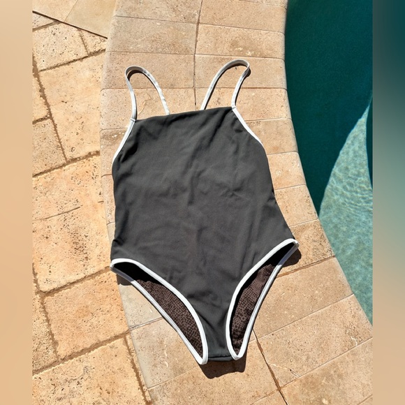 Acacia PEYTON PIPED FULL PIECE - Picture 3 of 5